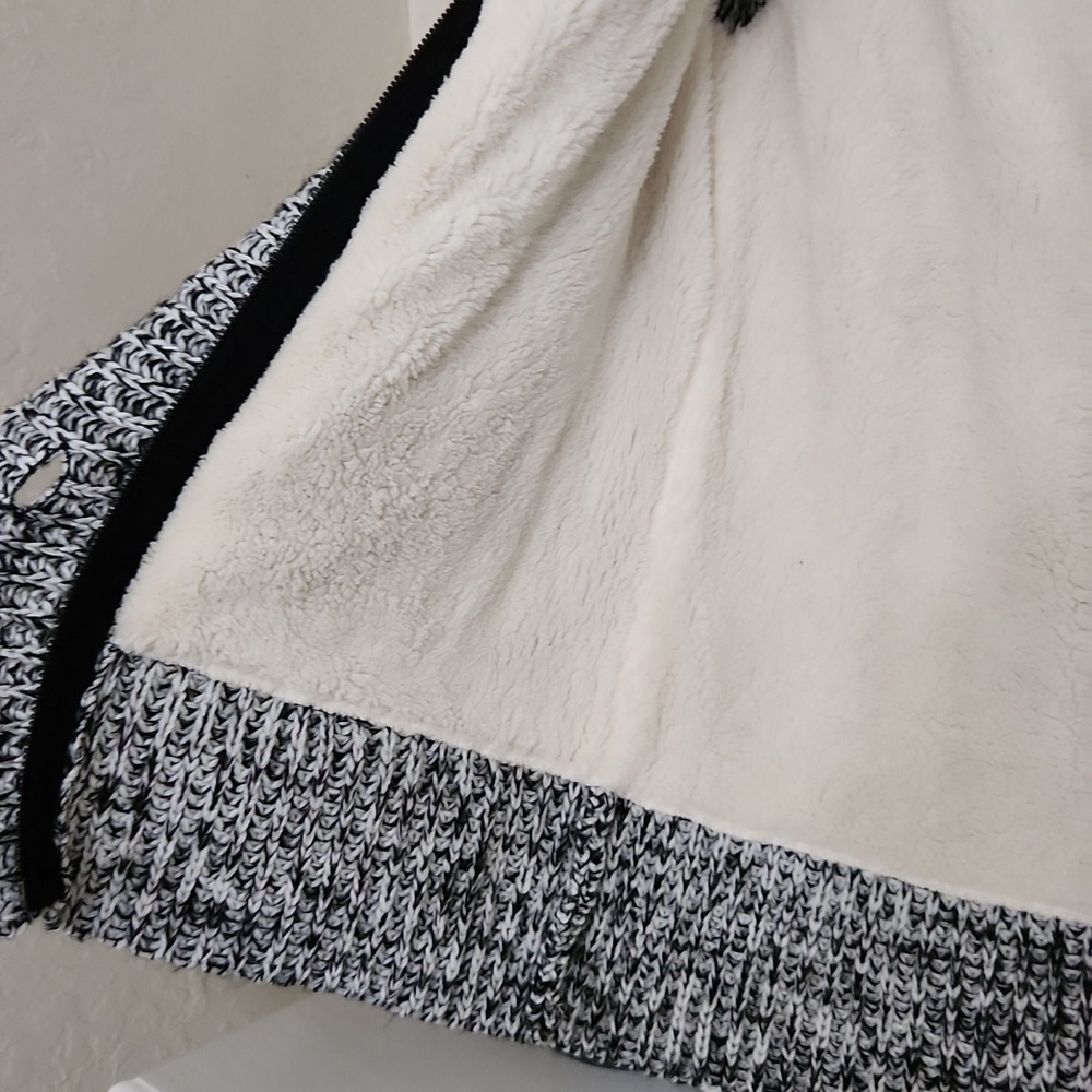 Cavalini Sweater Vest hoodie Super Cozy Zipper and button closure size M Winter - Picture 6 of 12